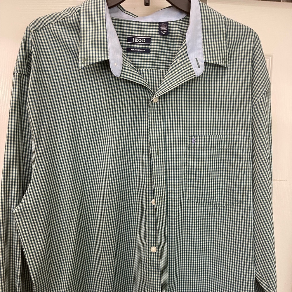 Men’s Izod casual button down